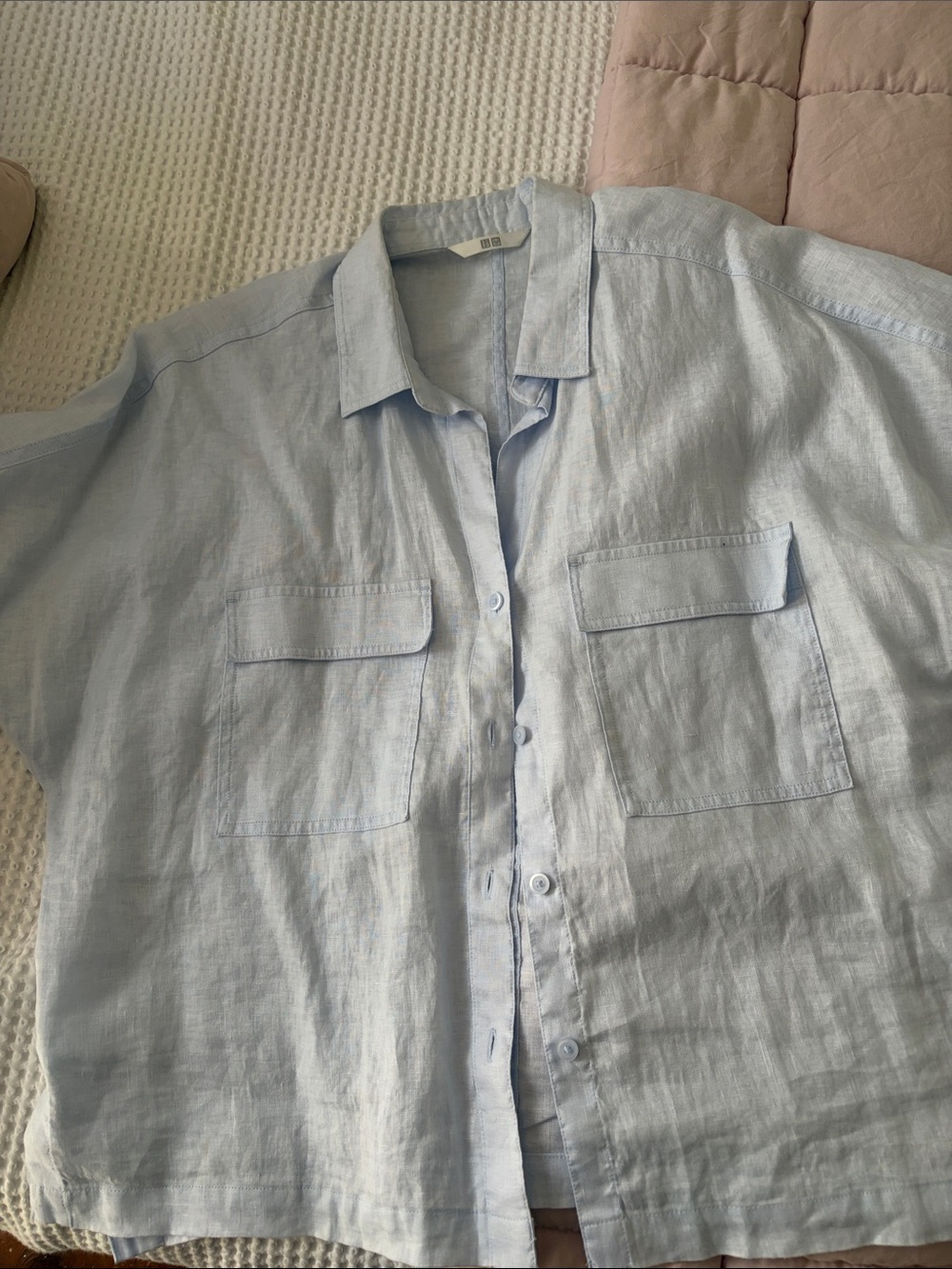 Uniqlo Light Blue Linen Button-Down Shirt with Chest Pockets